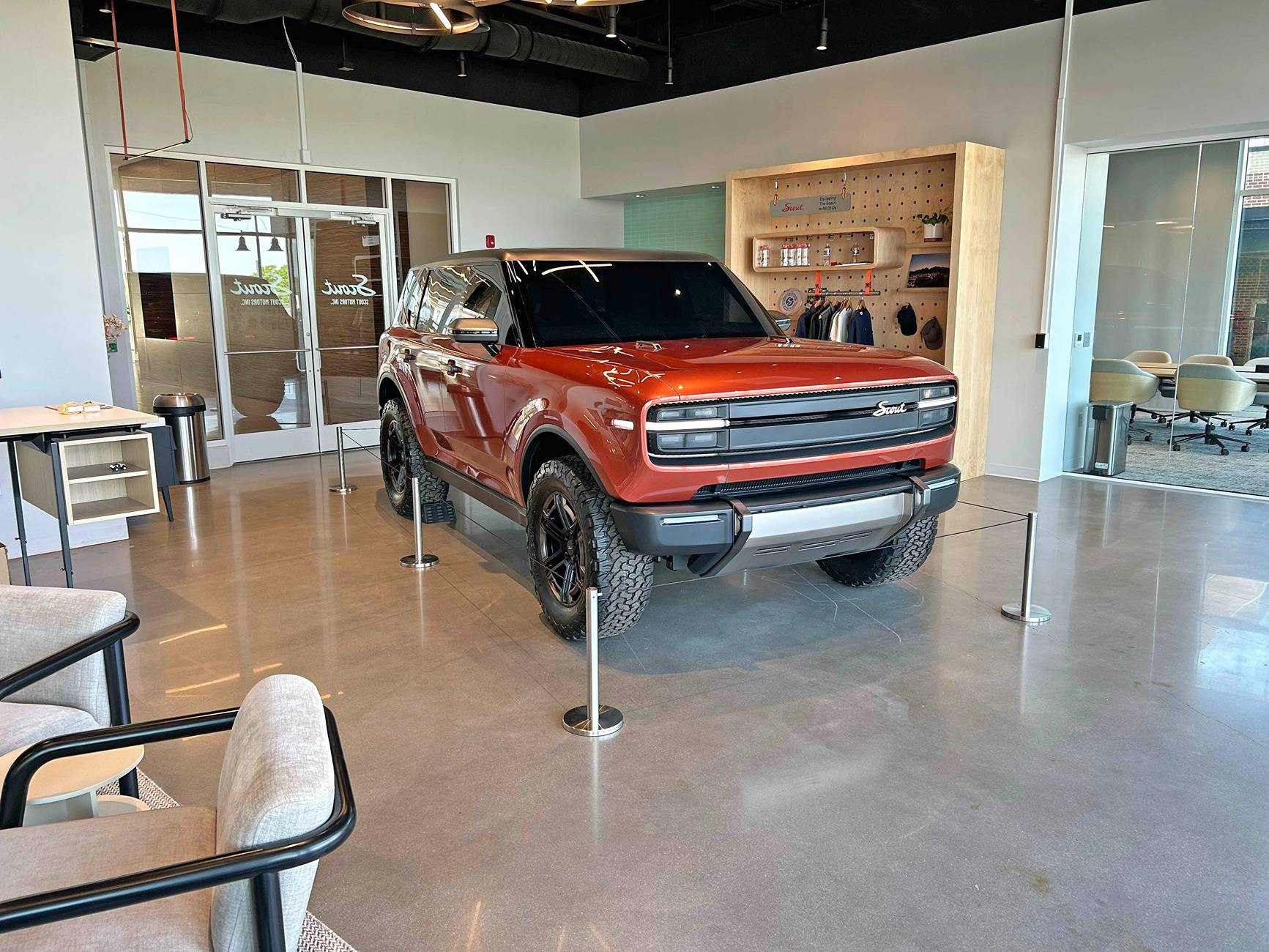 scout traveler black roof.jpg