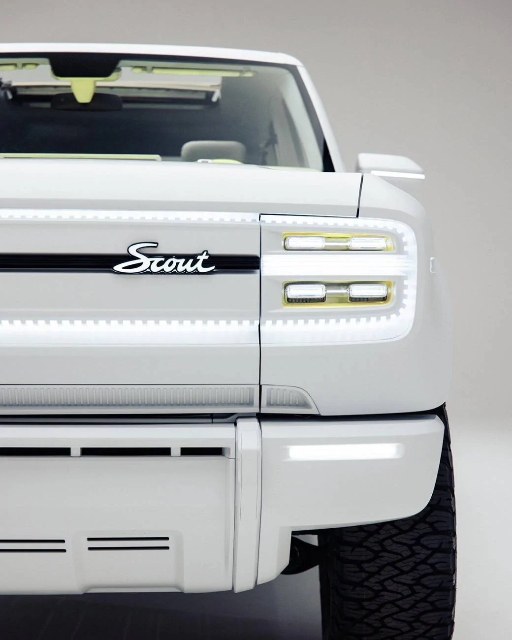 White Scout Traveler SUV 4.jpeg