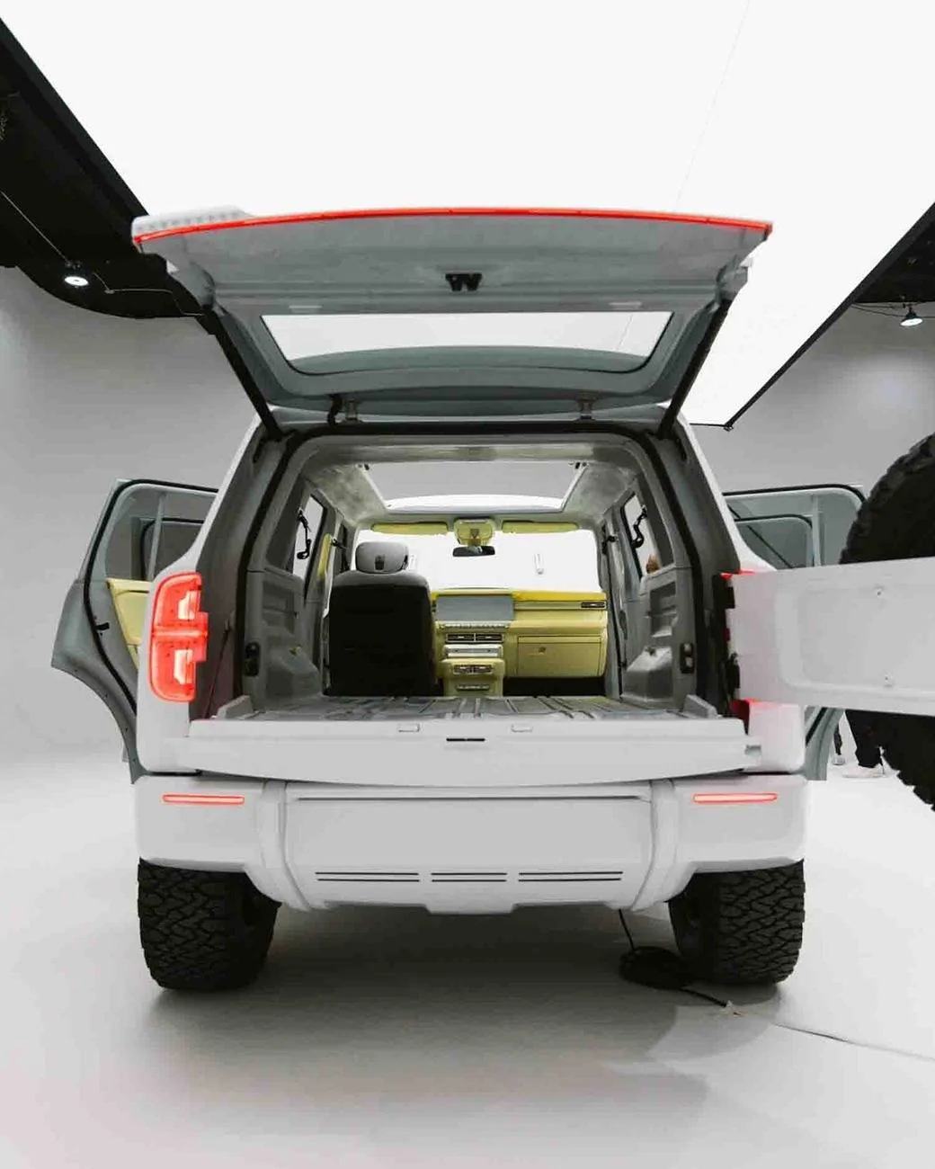 White Scout Traveler prototype 6.webp