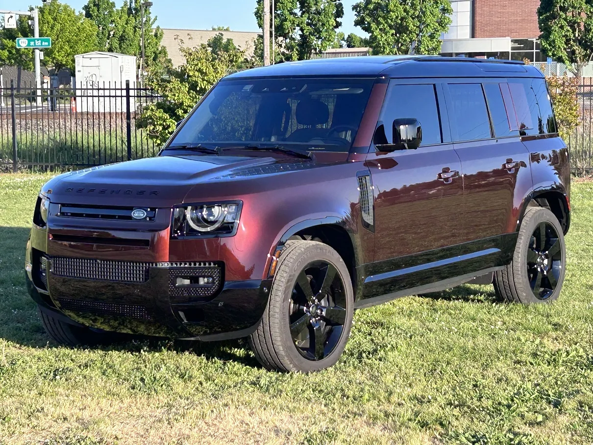 Defender 110 Sedona on grass.webp