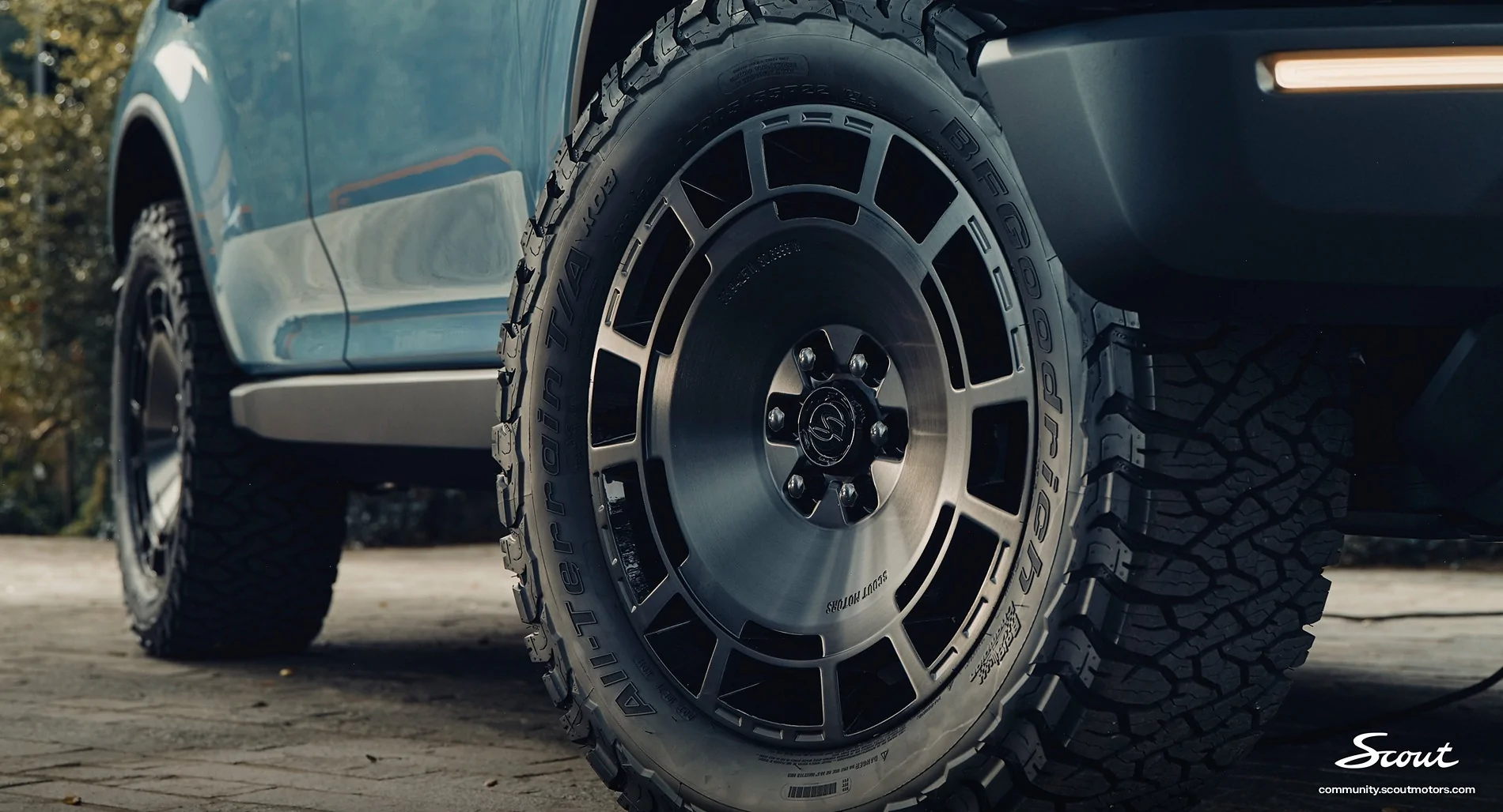 New Traveler & Terra Wallpapers released by Scout (from LA auto show) 1.webp