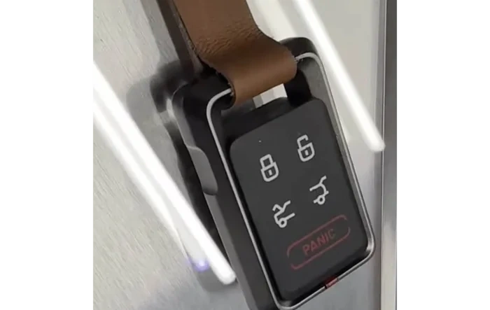 Key Fob first look photos (with keychain tab / pull accessories)